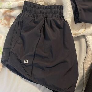 LOW RISE LULI SHORTS 2.5 in